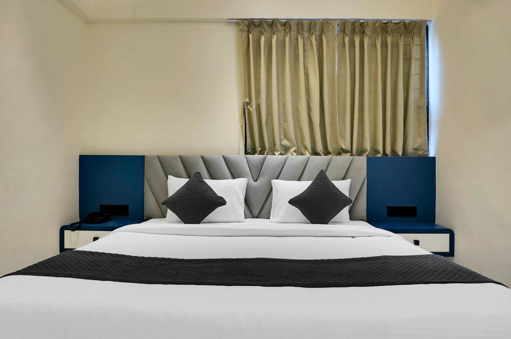 Palm Suites Baner- Indian Nationals Only Pune Luaran gambar