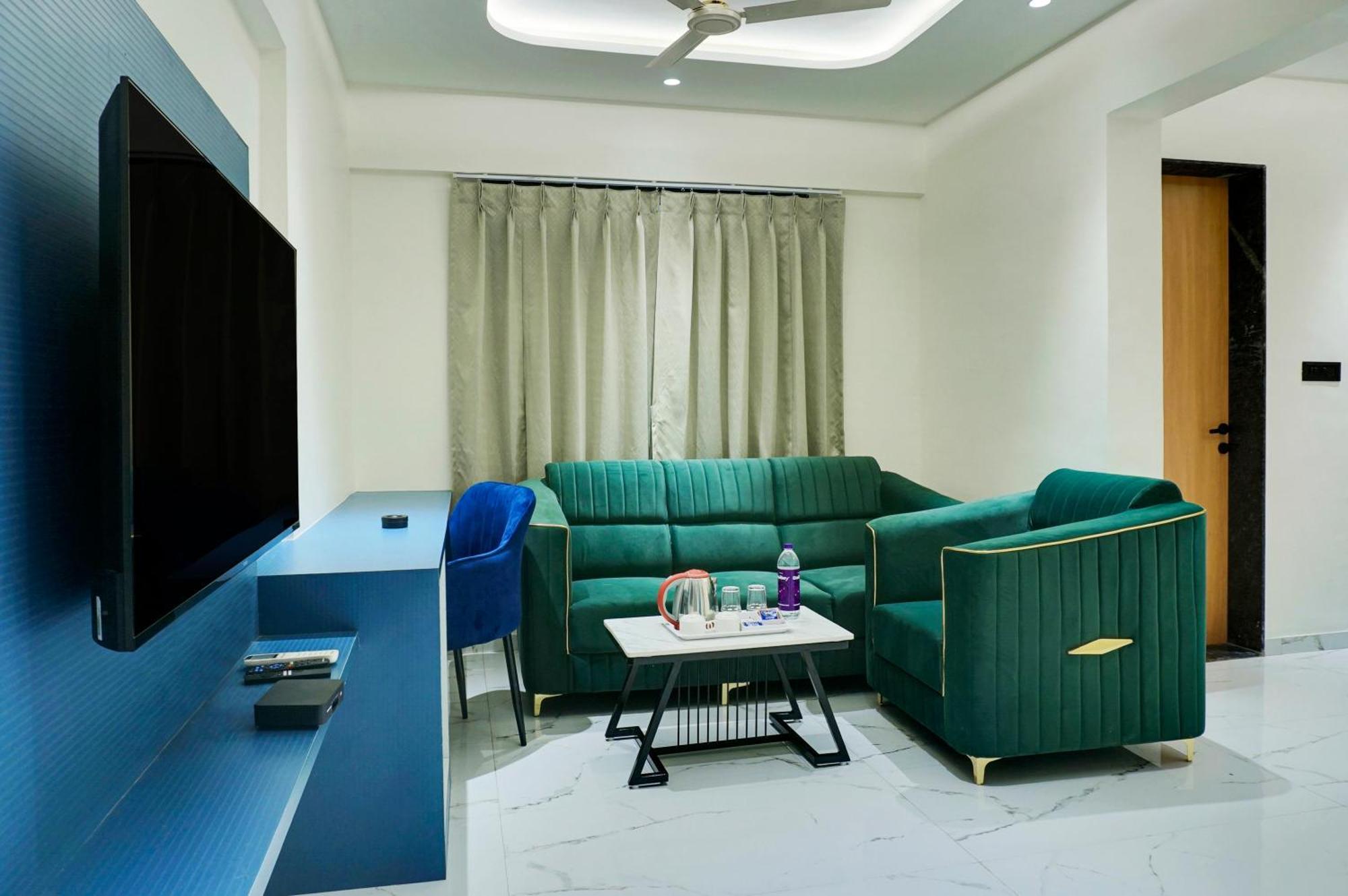 Palm Suites Baner- Indian Nationals Only Pune Luaran gambar