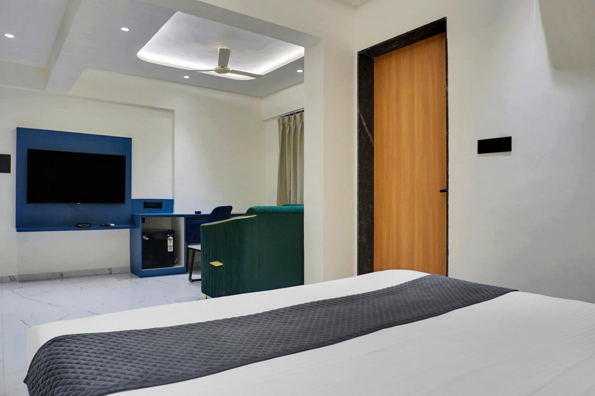 Palm Suites Baner- Indian Nationals Only Pune Luaran gambar